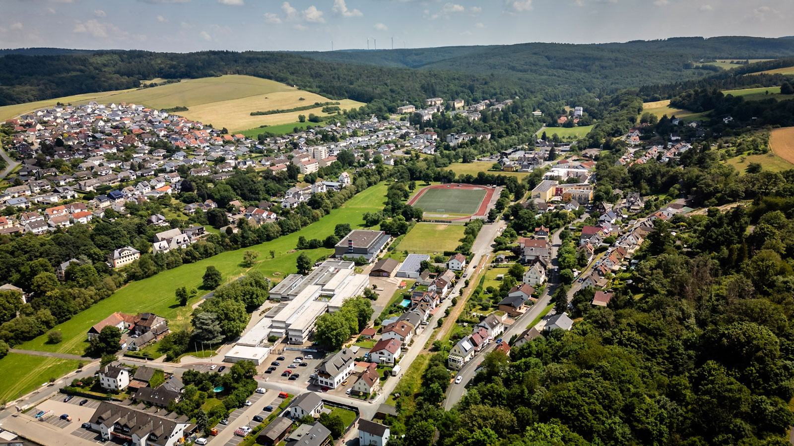 Luftaufnahme der Weiltalschule Weilmünster.